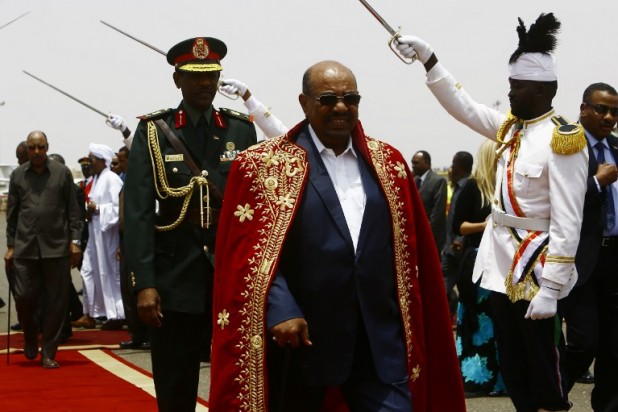لماذا تُشجّع إسرائيل واشنطن على دعم نظام البشير في السودان؟