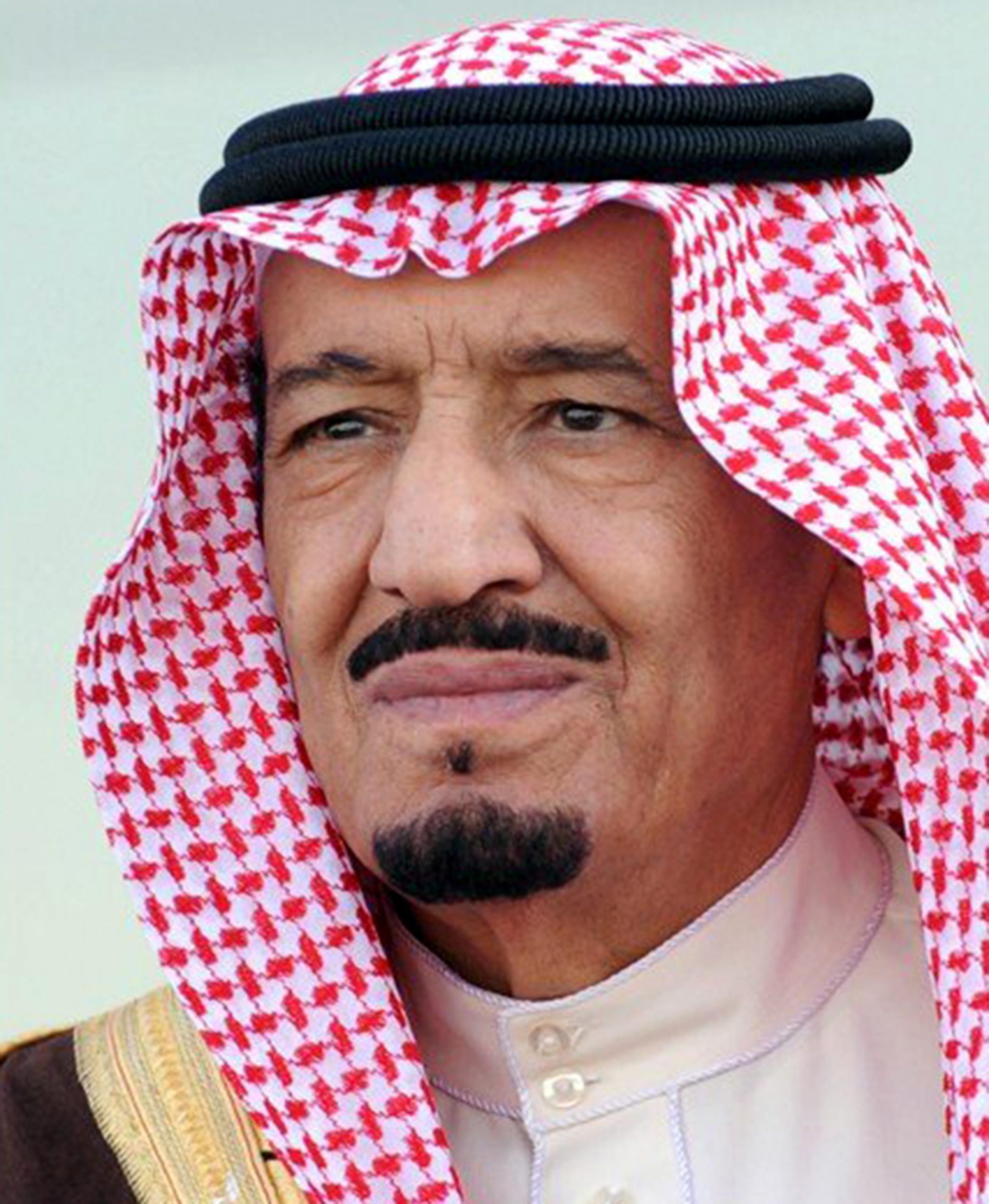 الملك سلمان يقيل وزيري الإعلام والخدمة المدنية