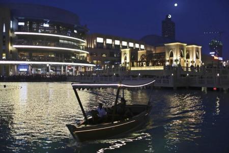 انقطاع الكهرباء يغرق “دبي مول” في ظلام لساعتين