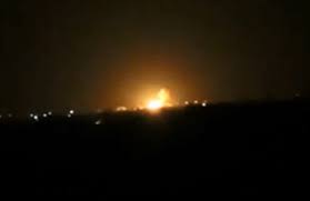 إسرائيل تقصف مستودع أسلحة قرب مطار دمشق