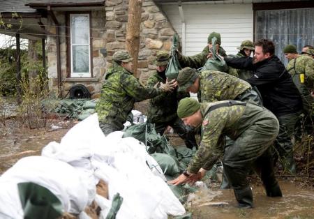مونتريال تعلن حالة الطوارئ جراء الفيضانات