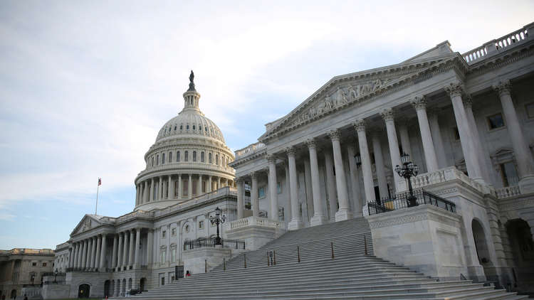 مجلس الشيوخ الأميركي يوافق على مشروع قانون رفع سقف الديون