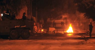 اندلاع مواجهات بين الشرطة ومحتجين في بلدة بجنوب تونس لثالث ليلة