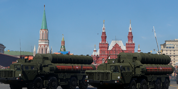 الكرملين: روسيا ماضية في بيع صواريخ لتركيا رغم صفقة أمريكية