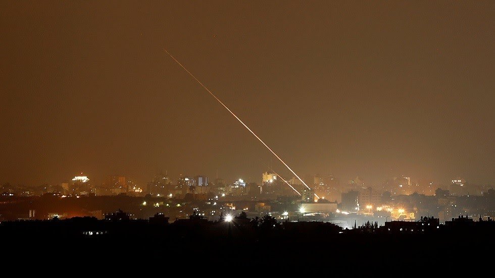 إطلاق قذيفة صاروخية من قطاع غزة في اتجاه الأراضي الإسرائيلية