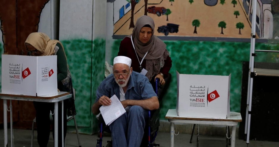 استطلاع لآراء الناخبين يظهر وعورة الطريق صوب تشكيل حكومة تونسية