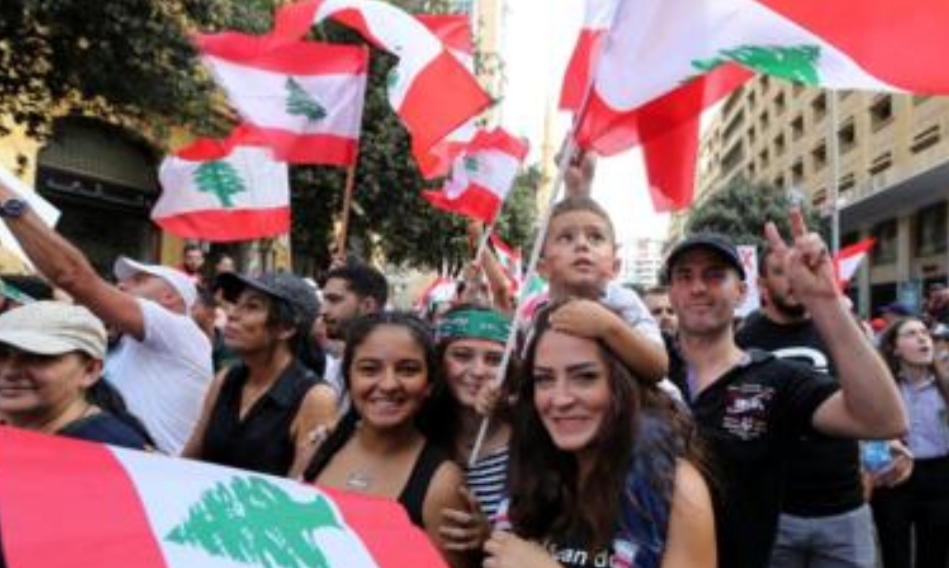 المحتجون يرفضون خطة الحريري الإصلاحية