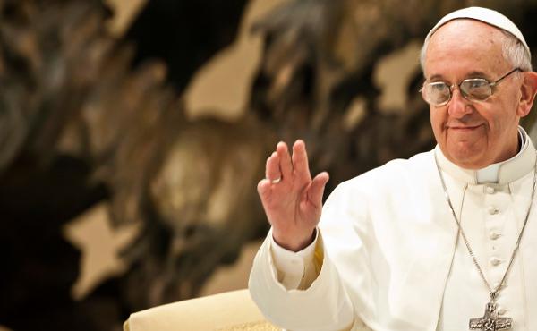 البابا فرنسيس يدعو قادة العالم لنبذ الأسلحة النووية