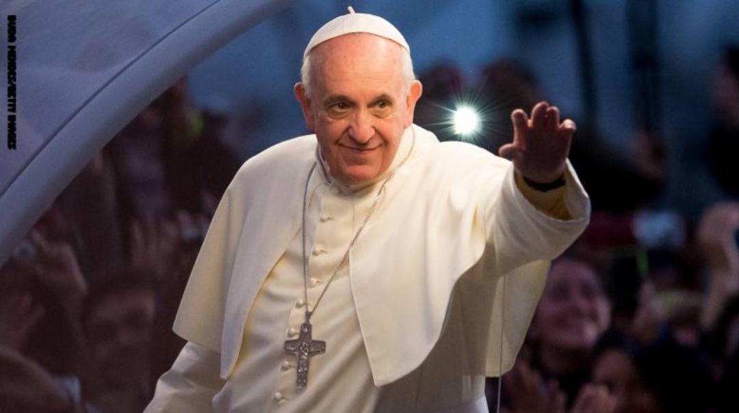 البابا يدين الحملة “القاسية” على المحتجين في العراق