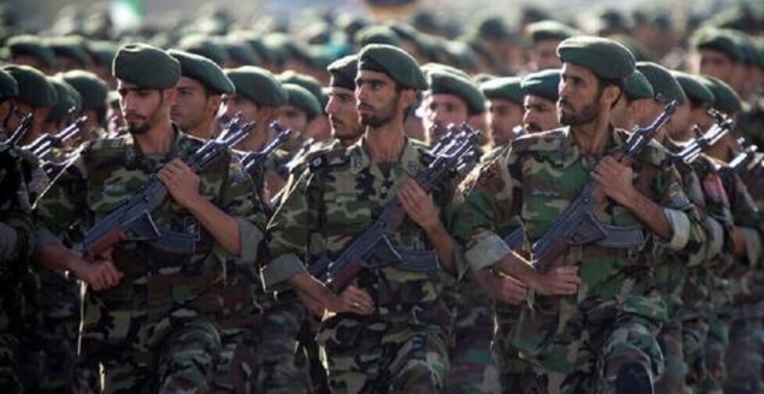 هجوم يستهدف مركبات للحرس الثوري وإصابة ضابط في إيران