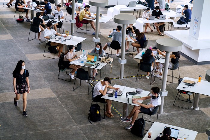 كيف أبقت سنغافورة الوباء خارج جامعاتها؟