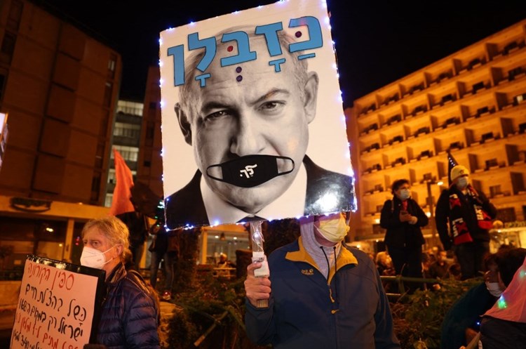 أولمرت: نتنياهو مسؤول عن الفشل السياسي والأمني الأشد إيلاماً لـ”إسرائيل”