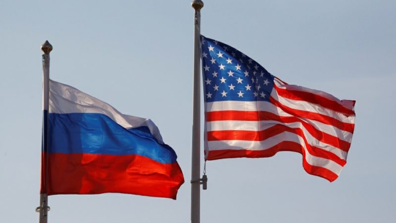 روسيا تستدعي السفير الأمريكي.. وتحذره من فرض بلاده عقوبات جديدة