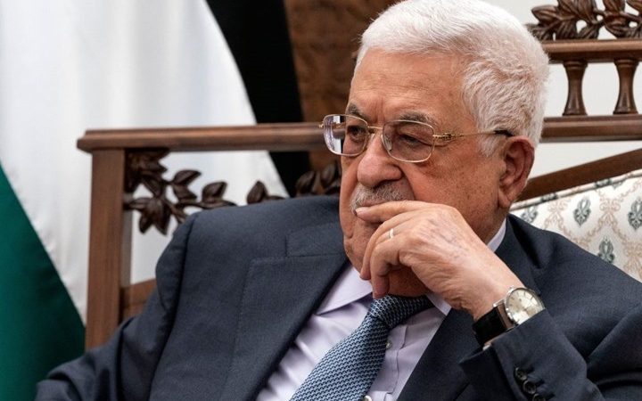 “ساينس مونتيور”: ضغوط على عباس بالرحيل.. والرد بالقمع