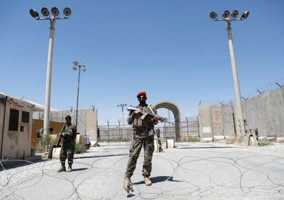الأفغان يشعرون بالأسف على عقود من الحرب مع انسحاب القوات الأمريكية