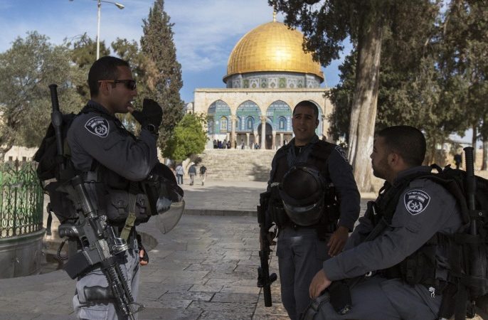 محكمة إسرائيلية تشكك في الأساس القانوني لحظر صلاة اليهود بمجمع المسجد الأقصى