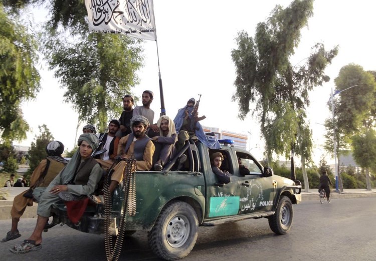 “نيويورك تايمز”: لايزال بإمكان “داعش” و”القاعدة” إثارة الفوضى في أفغانستان