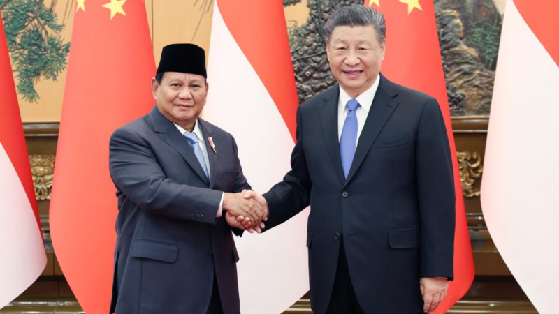 شي يجري محادثات مع رئيس إندونيسيا المنتخب