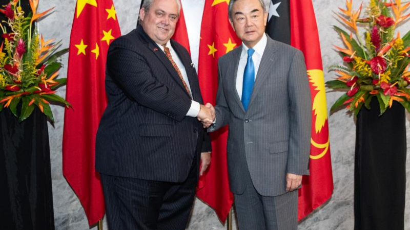 وانغ يي: الصين تعمل مع بابوا نيو غينيا لتعزيز الشراكة الاستراتيجية الشاملة
